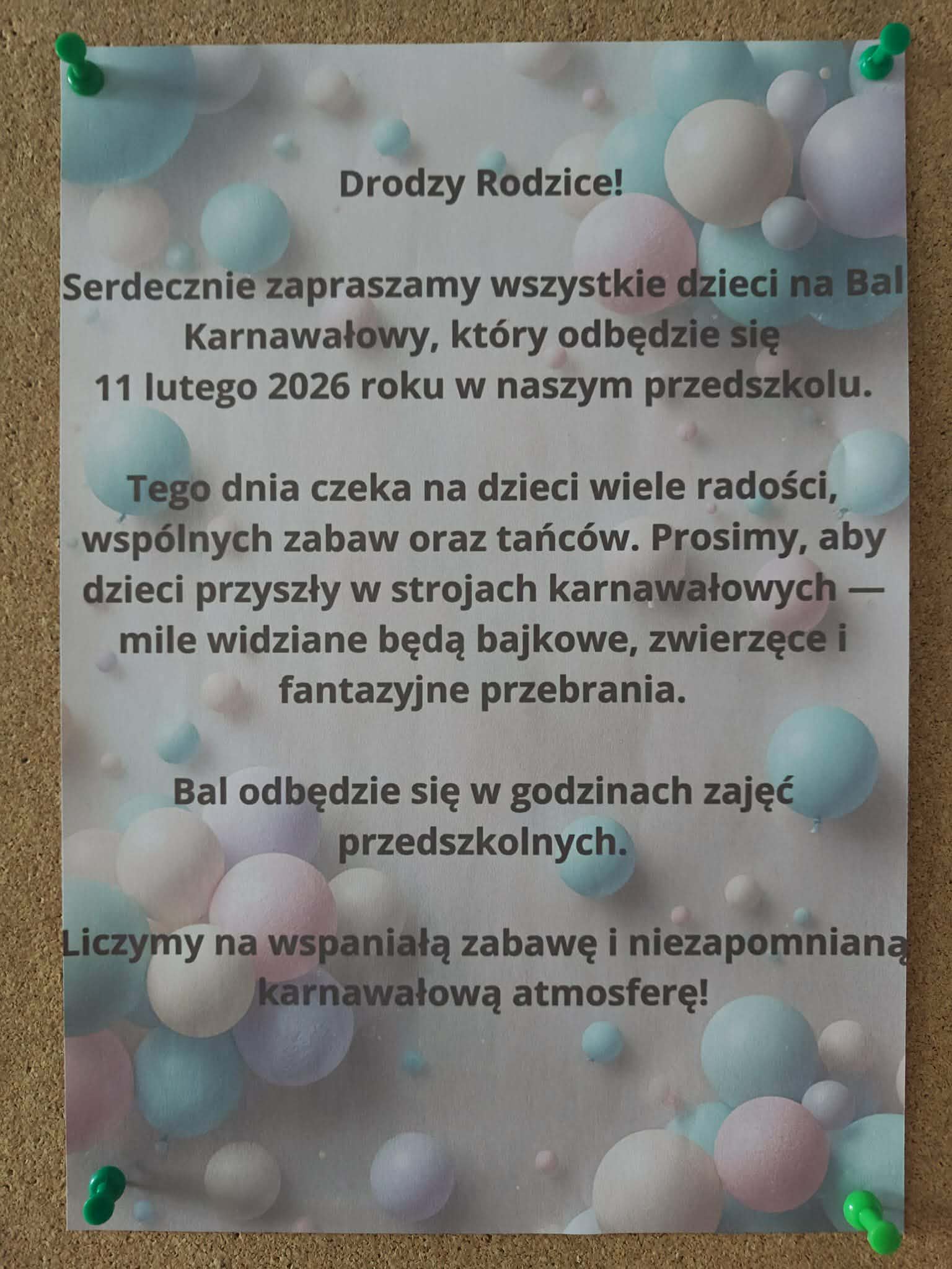 Ogłoszenie przedstawiające informacje o balu karnawałowym 