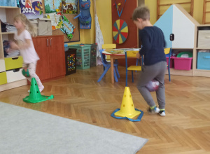 Zabawy i ćwiczenia gimnastyczne